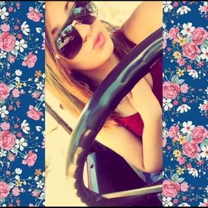 Meet your Posher, Sierra